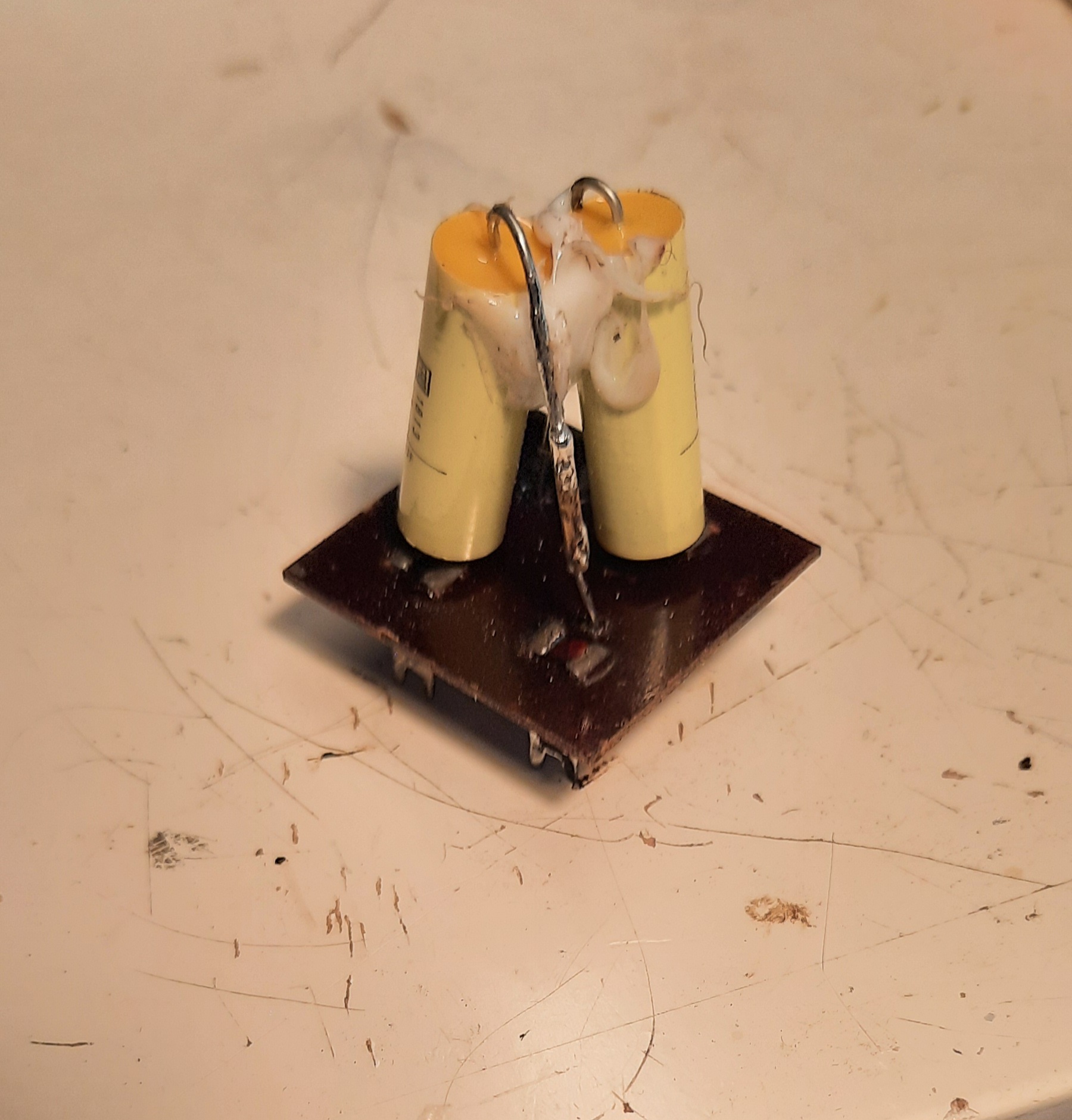 2 caps